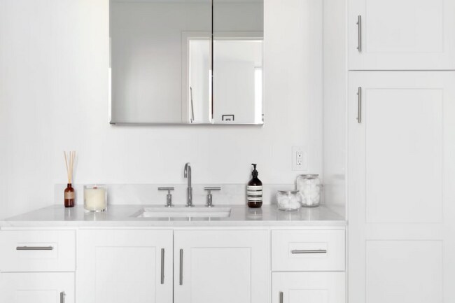 Foto del edificio - 60 Bay St