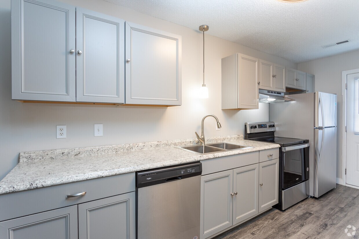 The Avery Apartments Apartments 16001606 W Arlington Blvd Greenville