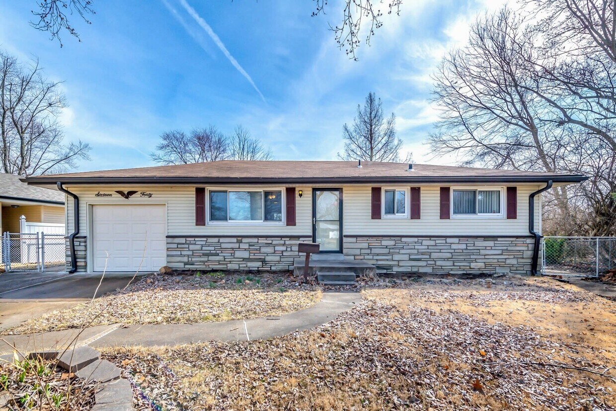Primary Photo - 1640 Marshall Ct