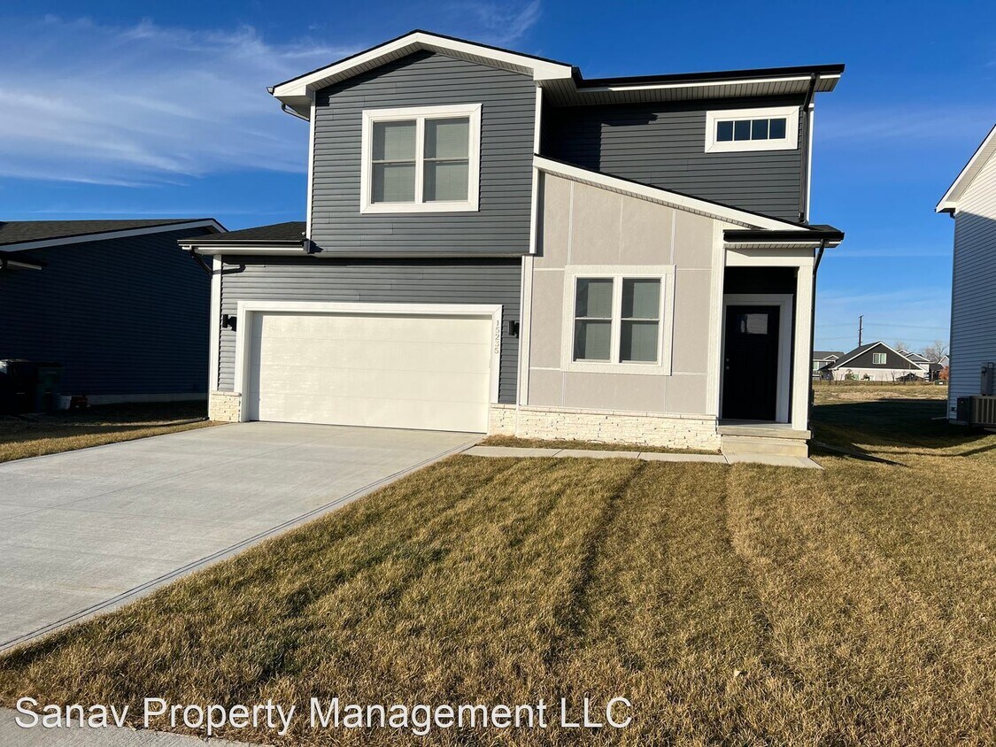 Primary Photo - 4 br, 3.5 bath House - 15235 Deerview Drive