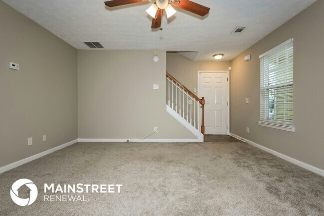 Building Photo - 815 Lakeside Cir