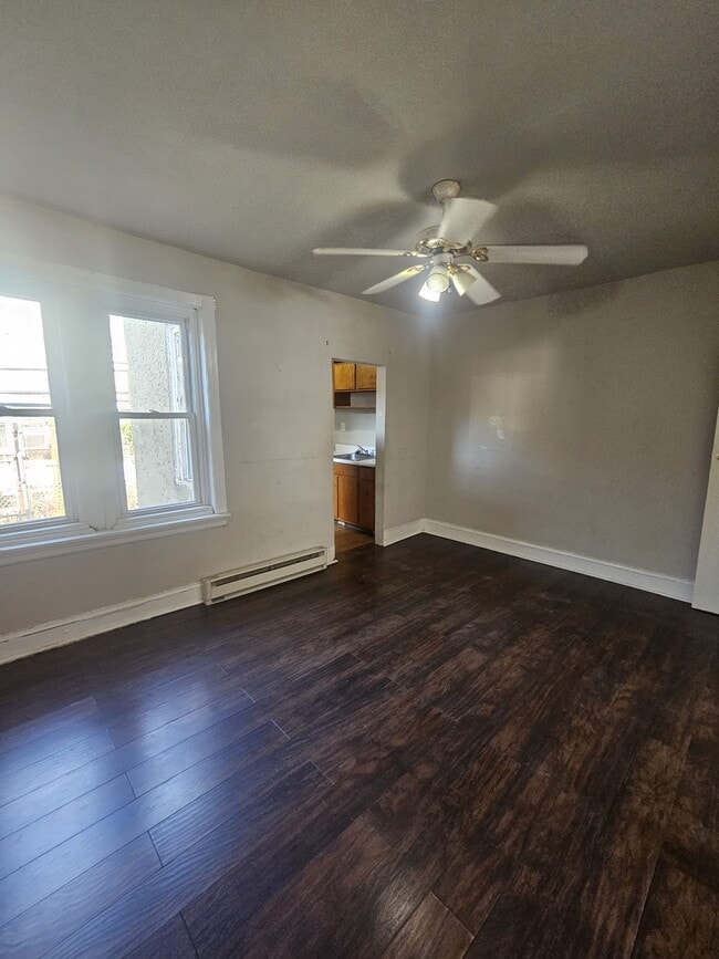 Building Photo - 332 N 59th St