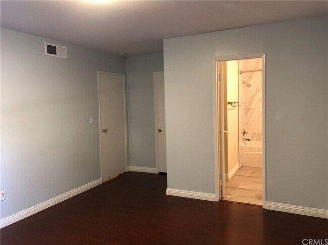 Master bedroom - 339 S Catalina Ave