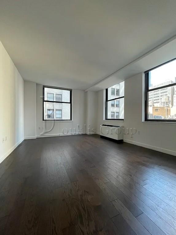 Foto del edificio - 1 bedroom in Manhattan NY 10004