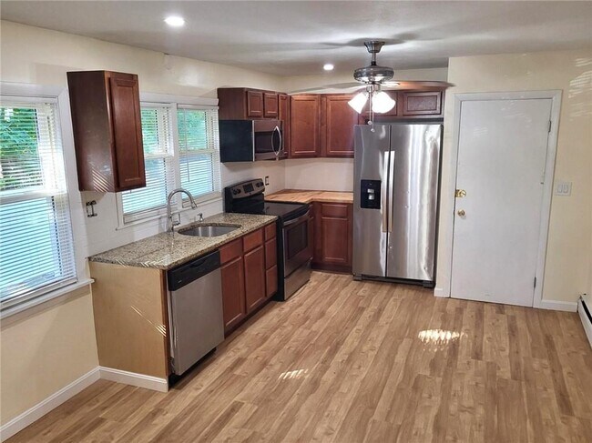 Foto del edificio - 160 Hillcrest Ave