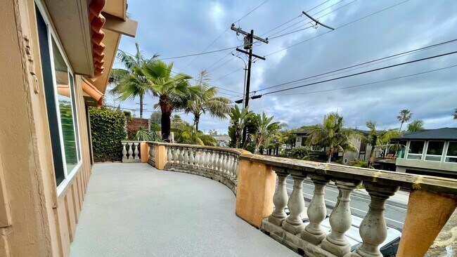 Building Photo - Ocean Front Encinitas