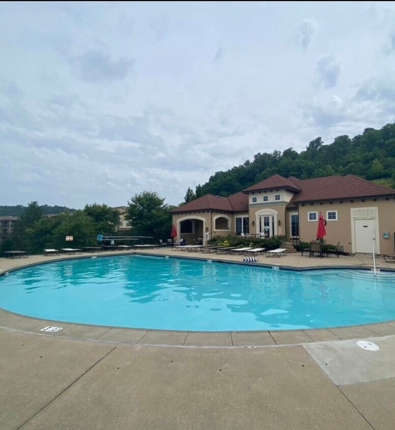2189 Rolling Hills Dr Unit 2189, Covington, KY 41017 Condo for Rent