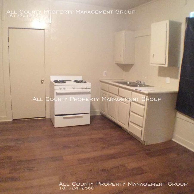 Foto del edificio - Efficiency Apartment Move-In-Ready!