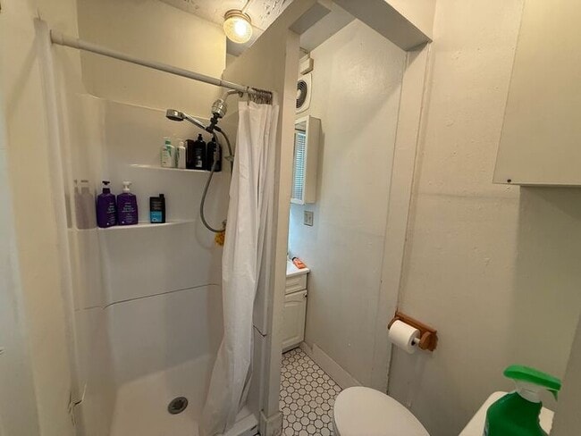 Foto del edificio - $2,800 | 4 Bedroom, 2 Bathroom House | NO ...