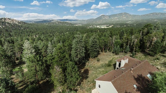 Foto del edificio - 5368 Evergreen Heights Dr