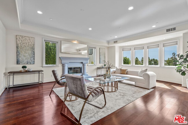 Building Photo - 2997 Beverly Glen Cir