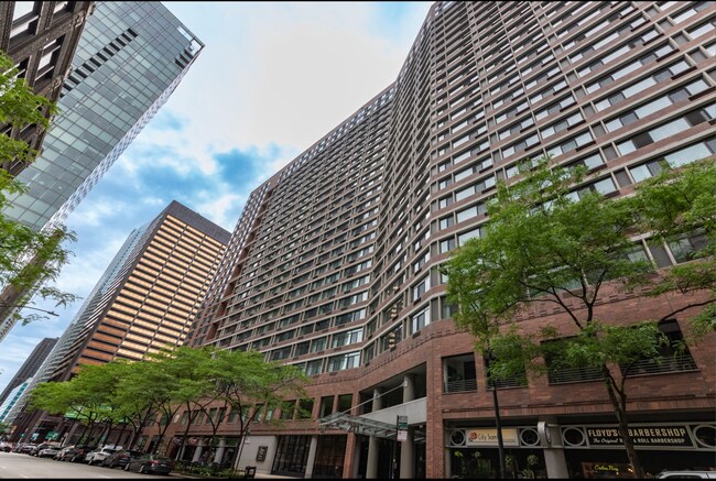 Foto del edificio - 211 E Ohio St