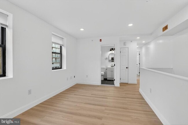 Foto del edificio - 712 N American St