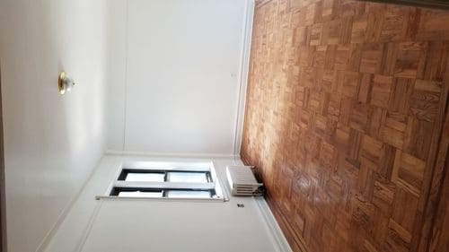 Primary Photo - 4065 Carpenter Ave