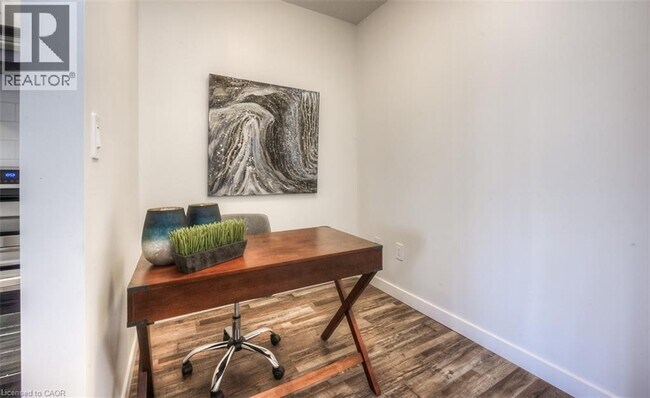 Photo du bâtiment - 1442 Highland Rd W