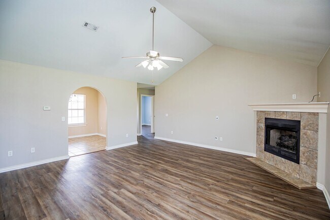 Foto del edificio - ***570 Tamarron Drive***