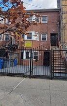 Building Photo - 301 Wyona St
