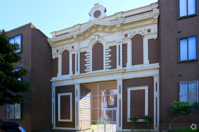 Foto del edificio - Friendship Village Apartments