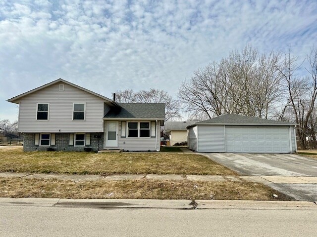 Primary Photo - 22050 E Churchill Dr