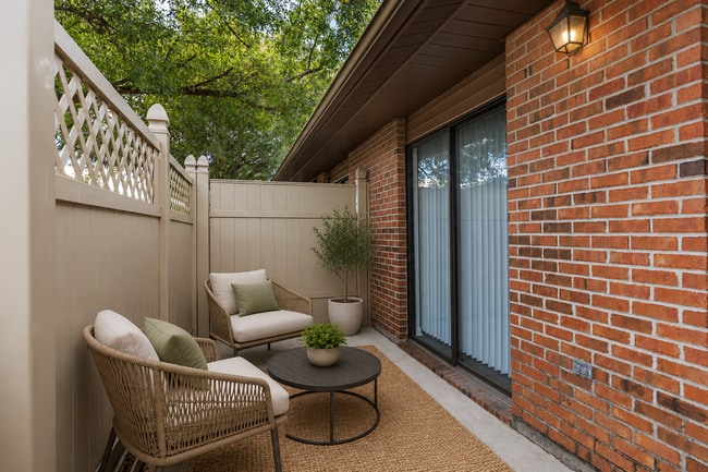 Interior Photo - Cottage Court Apartments