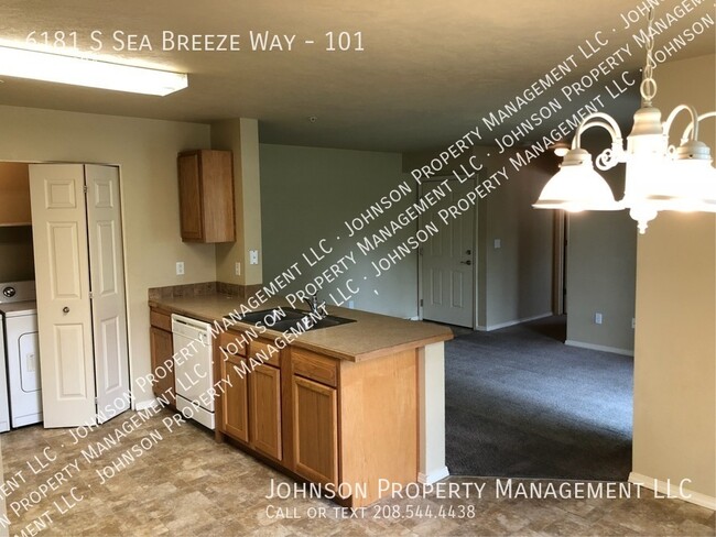 Building Photo - Beautiful South Boise apartments close to ...
