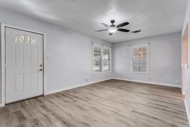 Building Photo - 347 W Hermine Blvd