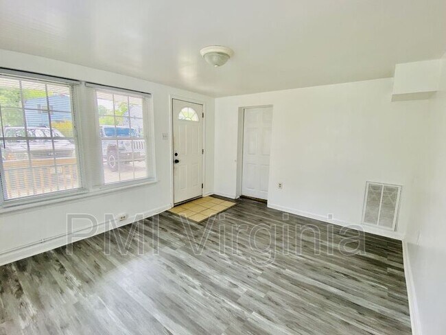 Building Photo - 1482 Old Virginia Beach Rd