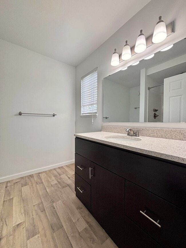 Building Photo - Keystone Lake Apartments