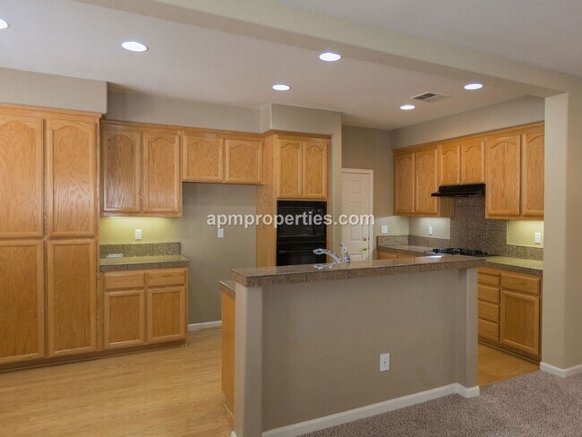 Building Photo - Lovely 4 Bedroom, 2.5 bath, Desirable Deerwood Highlands of San Ramon!