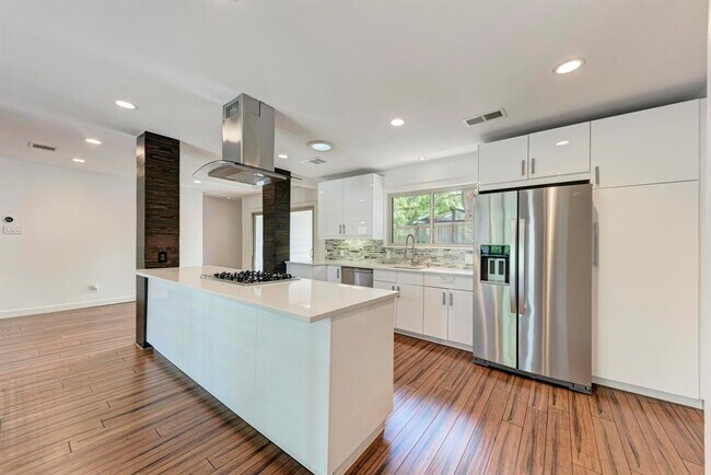 Foto del edificio - 1700 Antler Dr