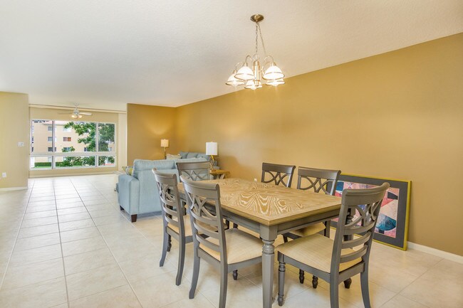 Building Photo - 12511 Imperial Isle Dr