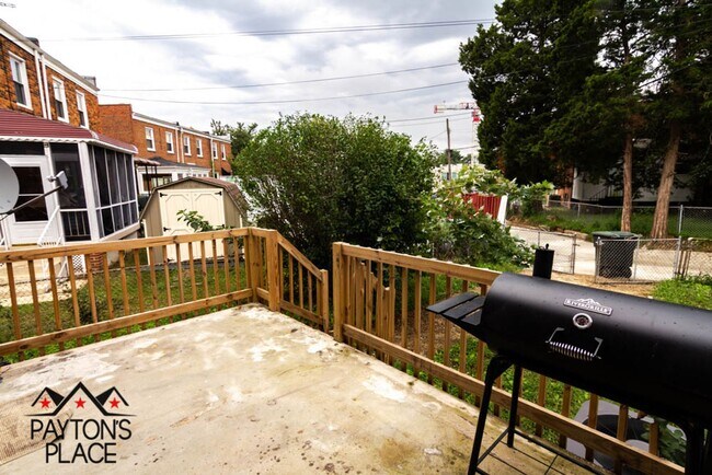 Foto del edificio - Spacious Single Family home with Huge Back...