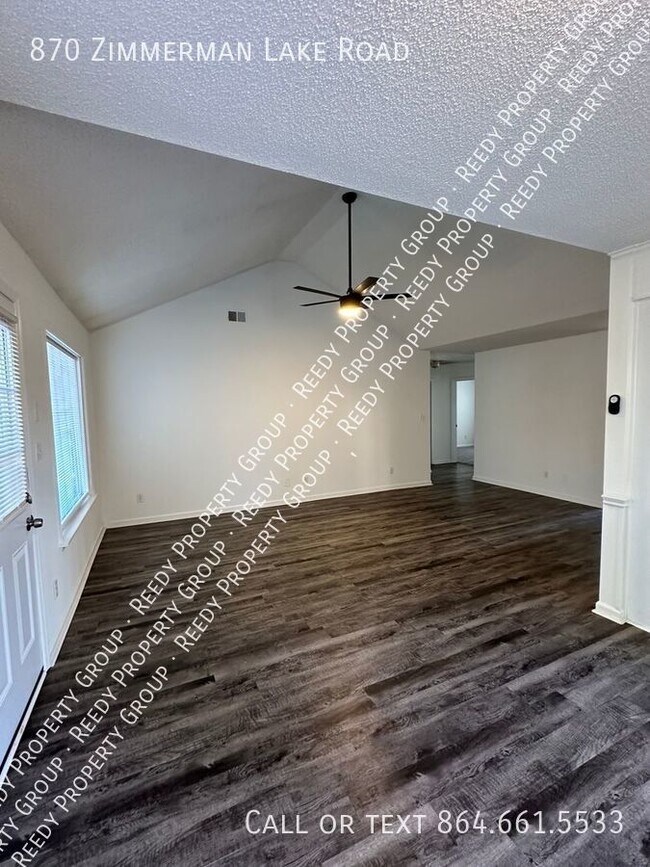 Foto del edificio - NEWLY RENOVATED 3 BED 1.5 BATH HOME!! Near...
