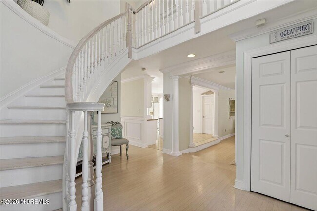 Foto del edificio - 328 E Main St