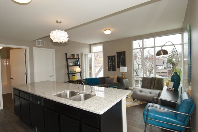 Foto del edificio - Eastown Flats