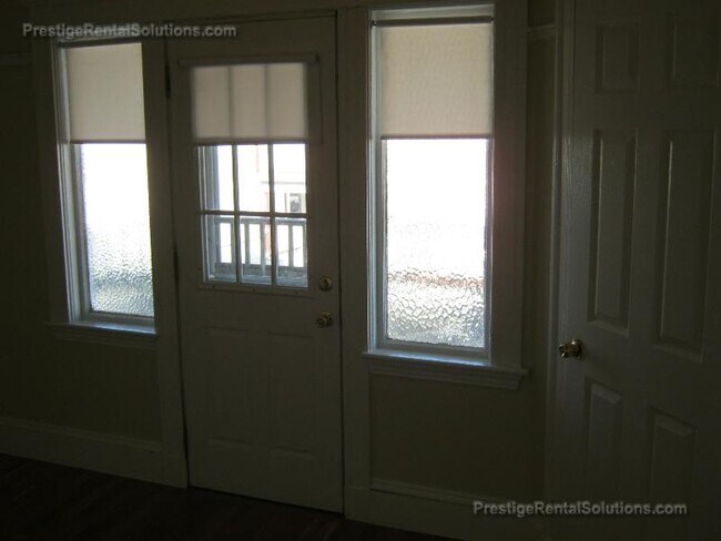 Foto del edificio - 21 Roseclair St