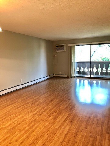 Building Photo - 18 Parkside Ct