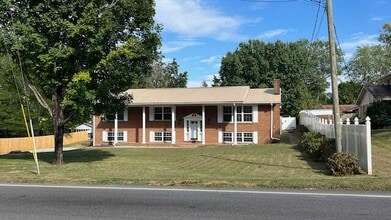 Building Photo - 2106 Georgetown Rd NW