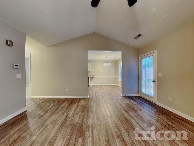 Foto del edificio - 5121 Benjamin Ct