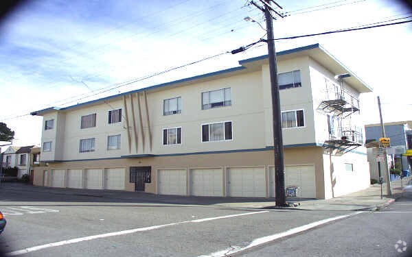 Foto principal - 2396 27th Ave