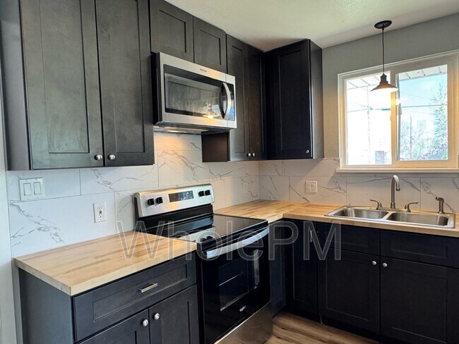 Foto del edificio - 220 W Layton Ave