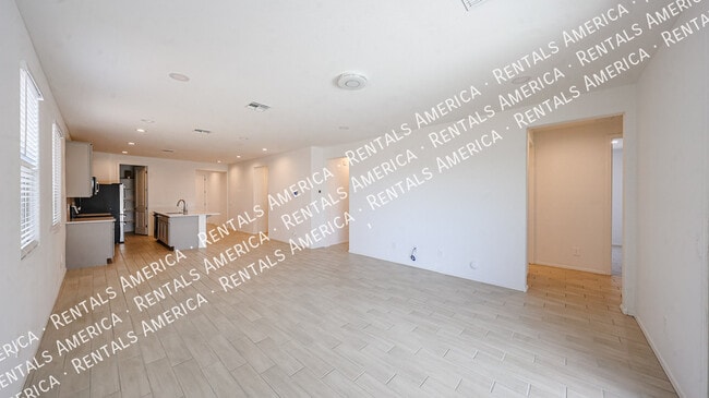 Building Photo - 15689 W Woodlands Ave