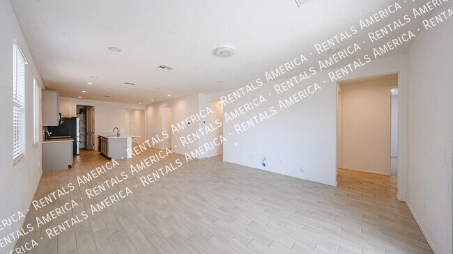 Foto del edificio - 15689 W Woodlands Ave