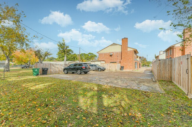 Foto del edificio - 9217 Carousel Ln