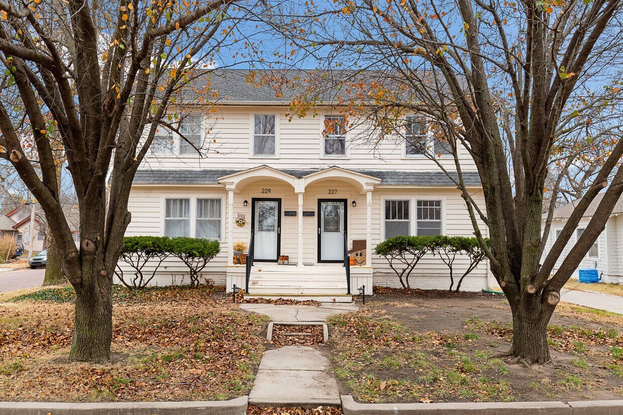 229 E 17th Ave Unit 229, Hutchinson, KS 67501 Apartments in