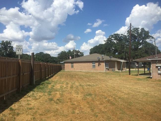 Building Photo - Deer Park Apartments
