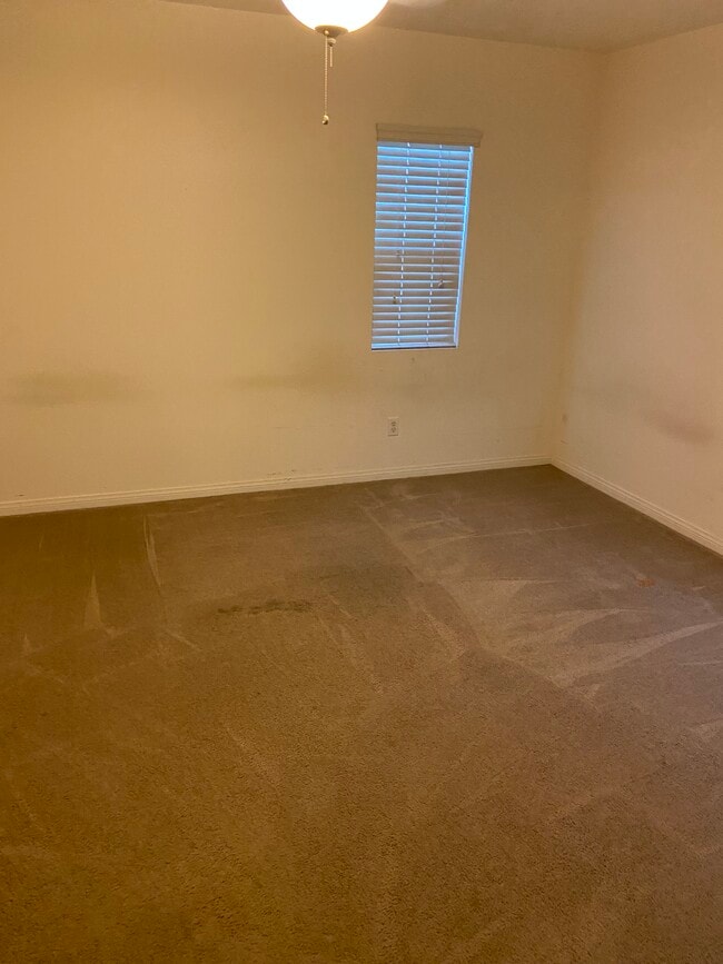 Building Photo - 33832 Augusta Cir