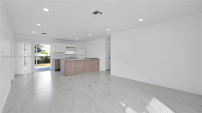 Foto del edificio - 4285 SW 48th Ct