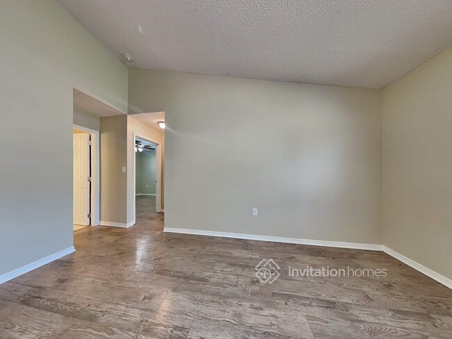 Foto del edificio - 4222 Shades Crest Ln