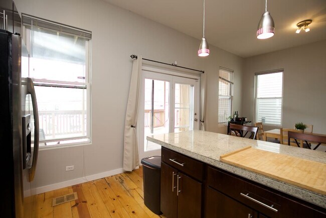 Foto del edificio - 3948 N Ashland Ave